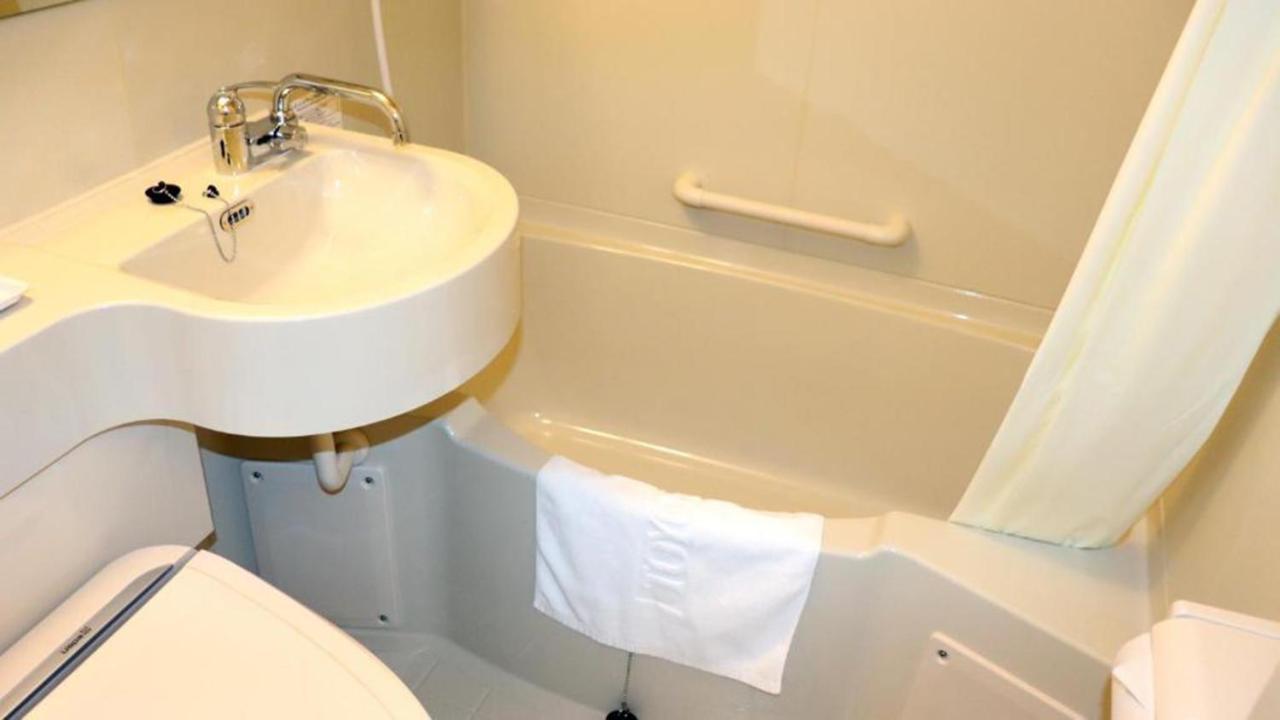 Toyoko Inn Iwakuni Eki Nishi Guchi Exterior foto